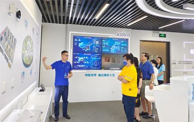 深圳市教育科研领域专家莅临铠硕达科技考察数字电视系统研发